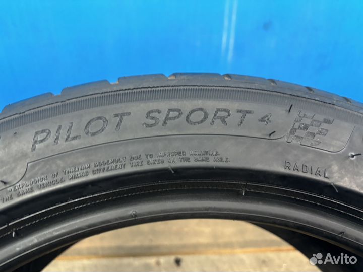 Michelin Pilot Sport 4 235/45 R18 98Y