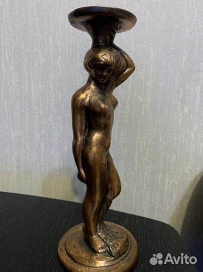 Статуэтка-подсвечник