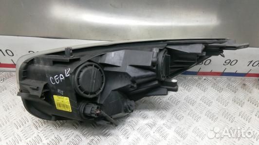 Фара правая KIA venga 1 (CEA12MU01)