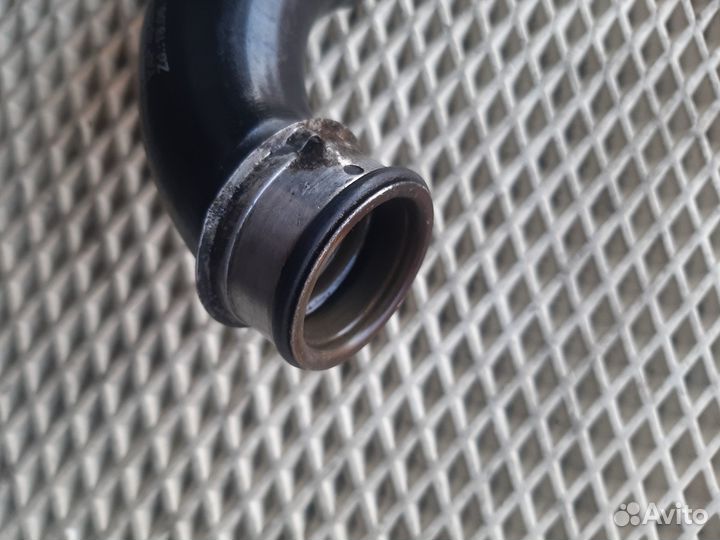 Mercedes w212 Om651 Патрубок радиатора