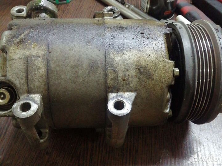 Компрессор кондиционера на Volvo S40 1,8 2,0 бензи