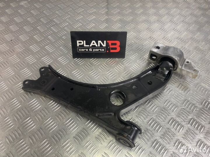 Рычаг подвески нижний передний правый Volkswagen