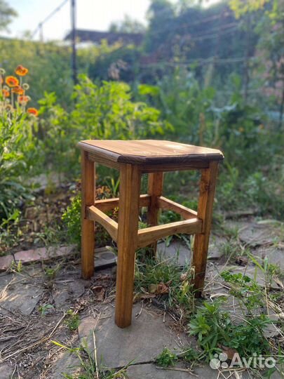 Табурет деревянный