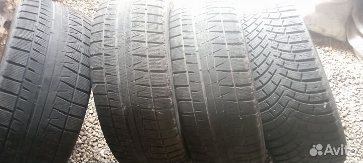 Bridgestone Blizzak Ice 225/50 R17