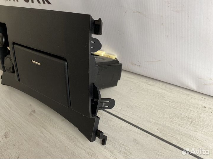 Toyota Land Cruiser 200 пепельница