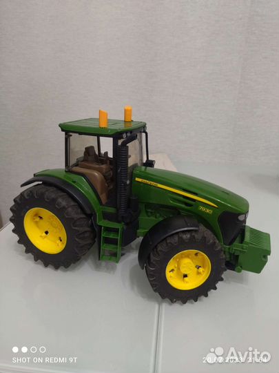 Трактор игрушка Джон дир 7930