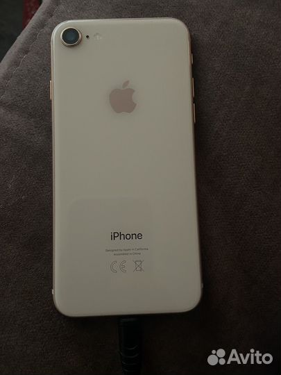 Телефон iPhone 8