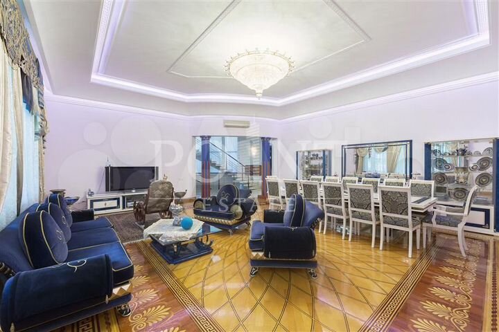 Дом 800 м² на участке 12 сот.