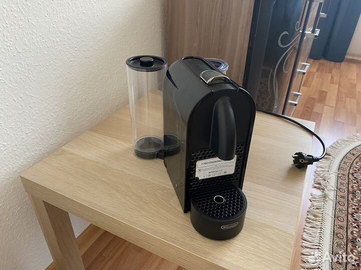 Продам кофе машину Nespresso Delonghi