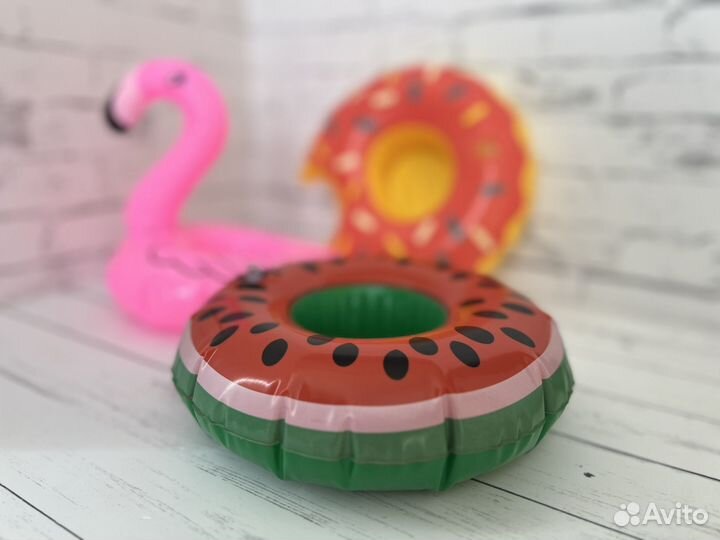 Надувной подстаканник для напитков в бассейн