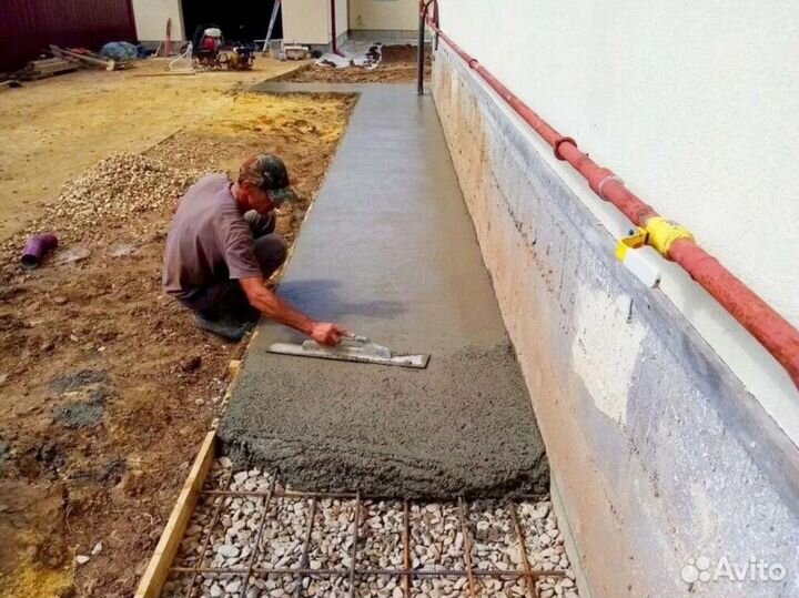 Заливка отмостки