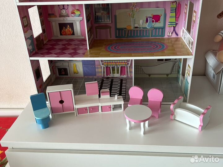 Домик кукольный