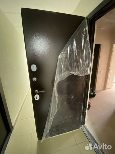 Дверь входная металлическая новая