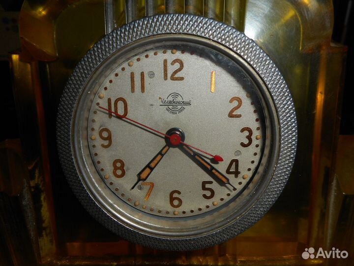 Продам настольные часы