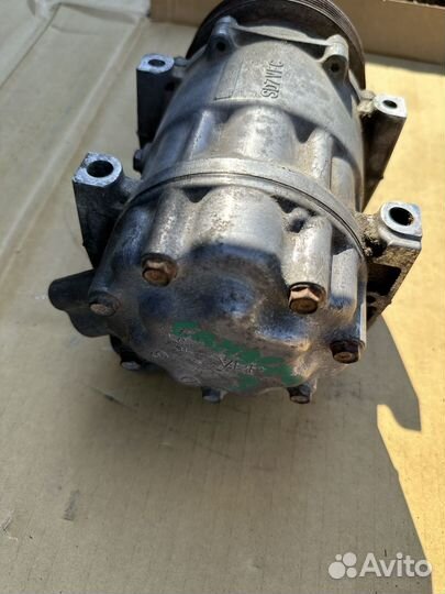 Компрессор кондиционера Renault Logan