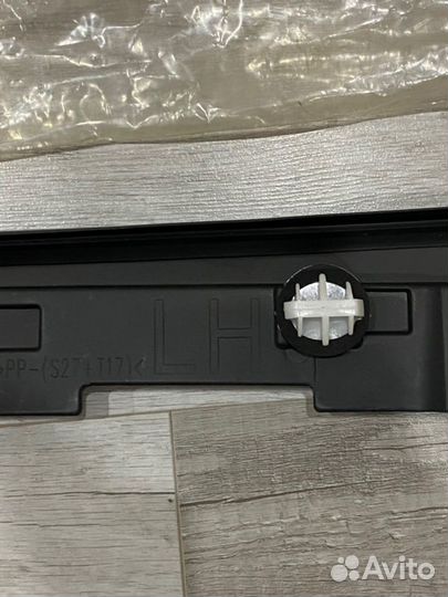 Накладка на порог наружная левая Mazda Mazda 3