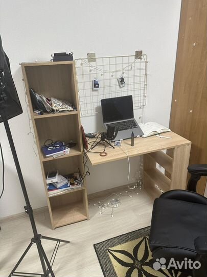 Пьсьменный стол с полочками бу