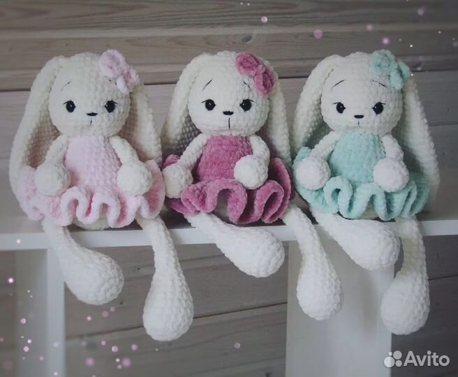 Зайчики. Ручная работа. Игрушки вязаные