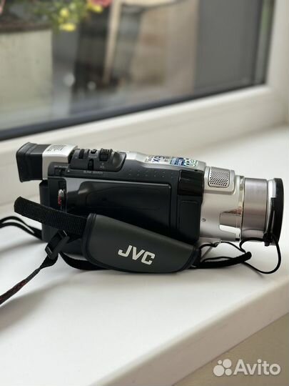 Видеокамера jvc