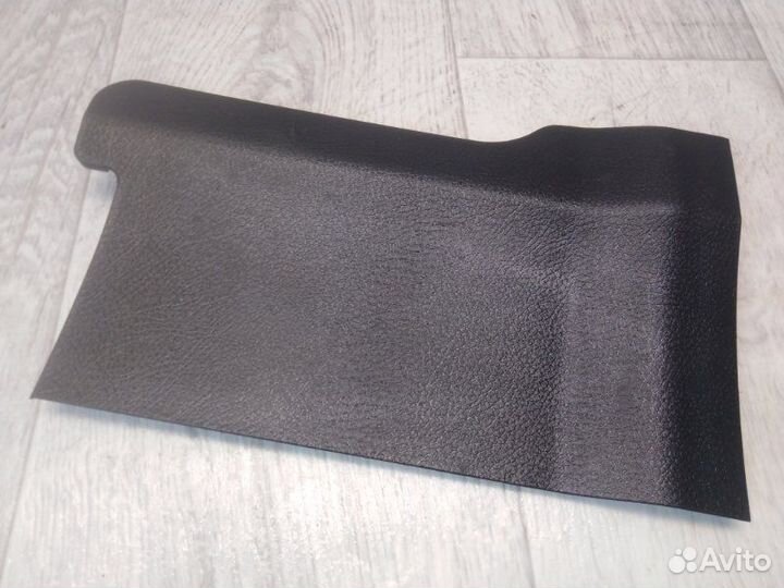 Накладка на консоль передняя левая Kia Sorento
