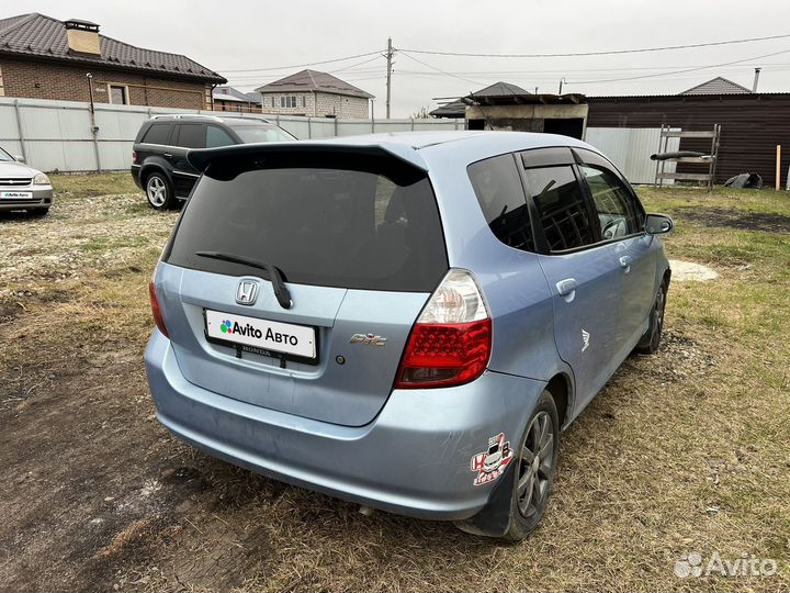 Honda Fit 1.3 CVT, 2001, 322 000 км