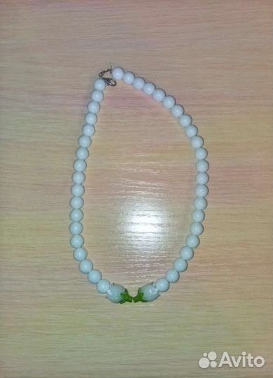 Бусы из белого агата