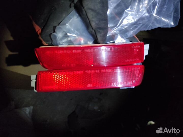 Отражатель левый правый Nissan Juke F15 2011-2019