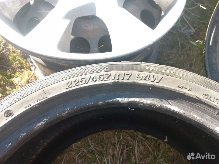 Three-A P606 225/45 R17