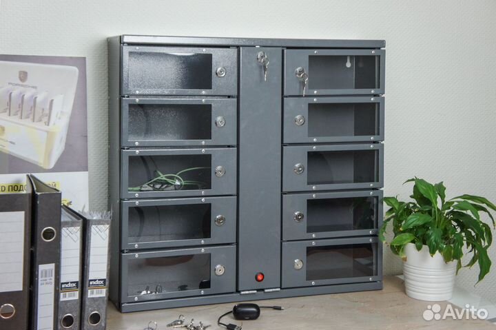 Автомат для зарядки телефонов на 10 и 12 ячеек