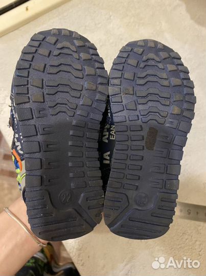 Детские кроссовки