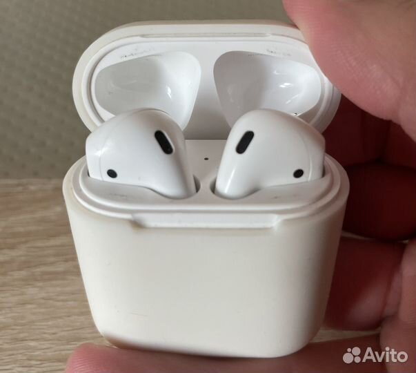 Наушники Apple AirPods (2-го поколения)