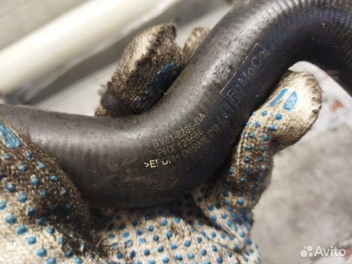 Патрубок системы охлаждения Ford Focus 3 хетчбэк