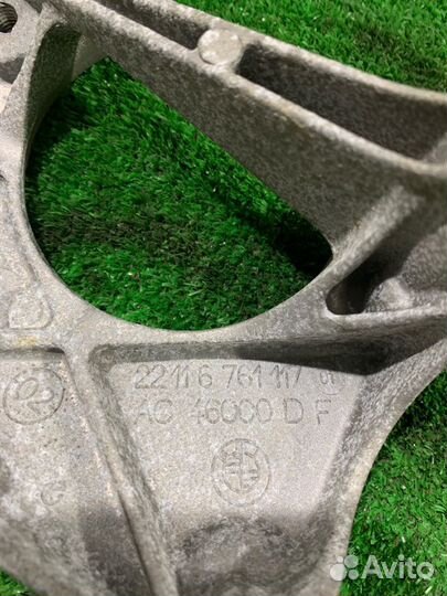 Кронштейн опоры двигателя Bmw 5 E60 M54B30 2004