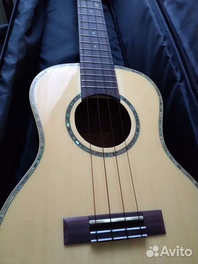 Продам укулеле тенор tom tut-680 m