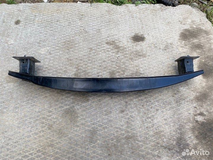 Усилитель бампера задний Volkswagen Tiguan 5N1