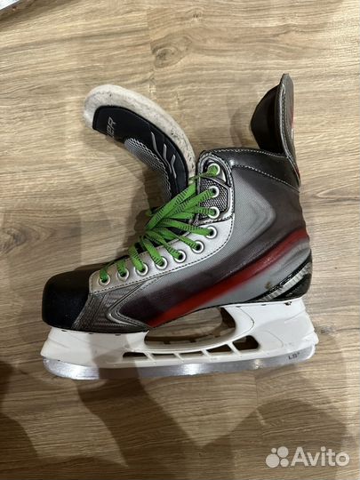 Хоккейные коньки bauer