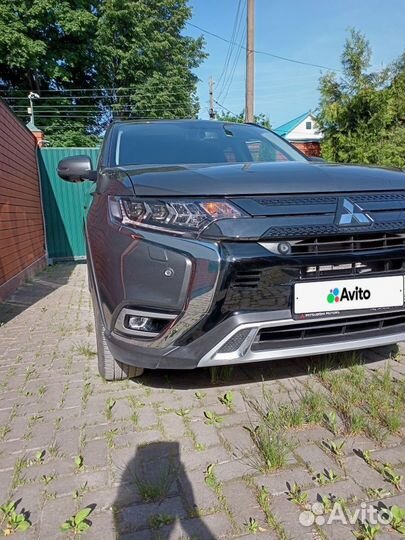 Mitsubishi Outlander, 2021