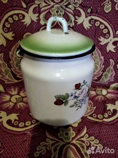 Бидон, блюда, кастрюля эмалированные, половники