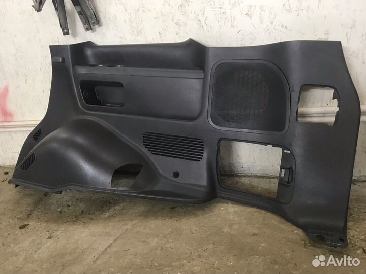 Обшивки багажника Lexus LX 570