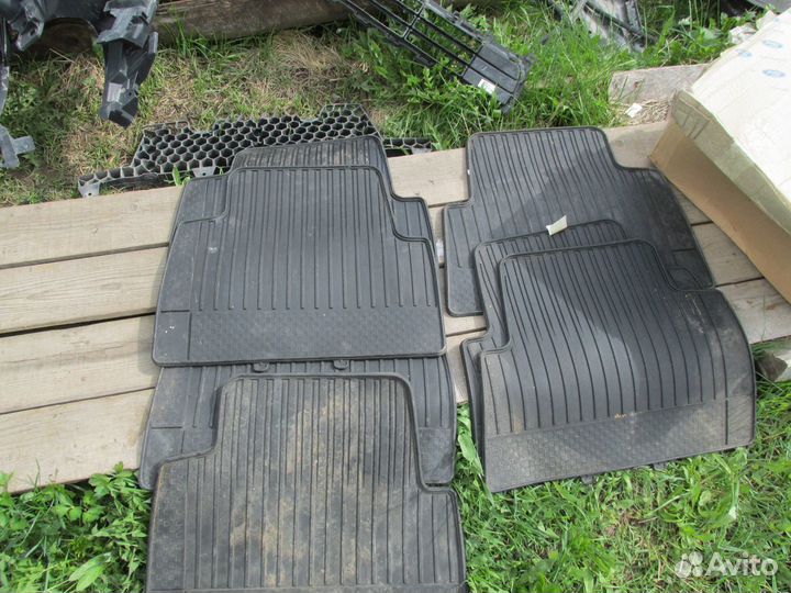 Новые оригинал коврики резина задние К-Т C-MAX 03