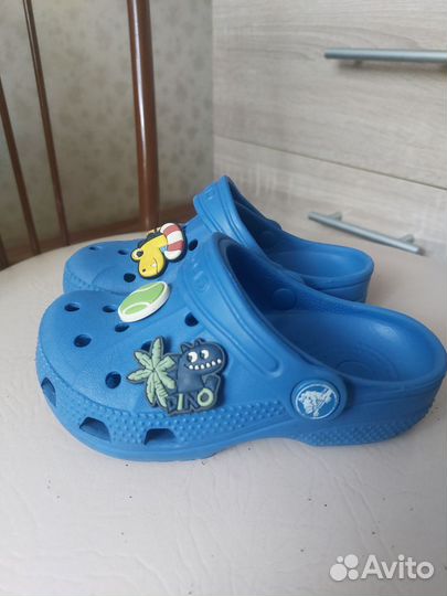 Crocs кроксы сабо детские резиновые с джибитсами