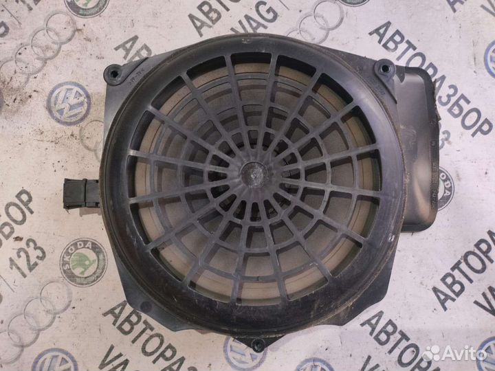 Штатный Сабвуфер Audi A4 B7