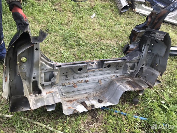 Задняя панель Ford Focus 1