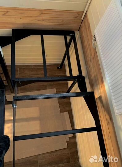 Лестница в коттедж