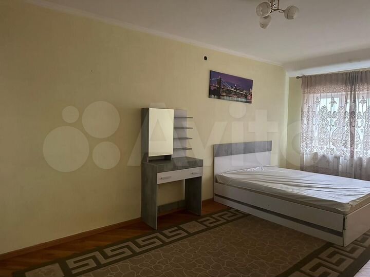 3-к. квартира, 140 м², 7/8 эт.