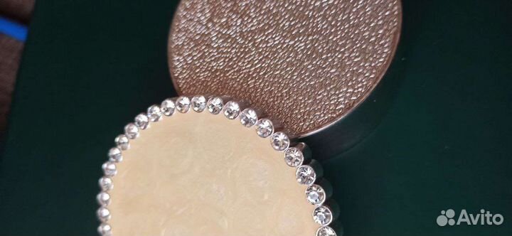 Шкатулка с эмалью