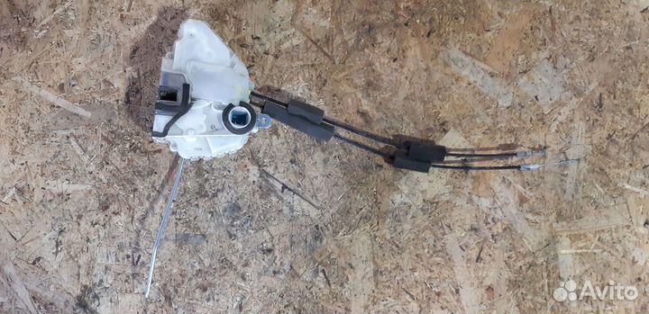 Замок двери передней правой Honda