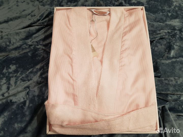 Халат махровый, с кружевом