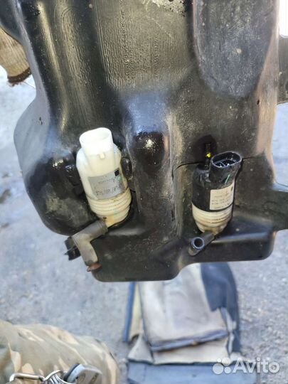 Бочек омывателя на кадиллак cts 2 3.6