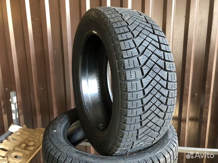 Pirelli Ice Zero FR 225/50 R17 98H